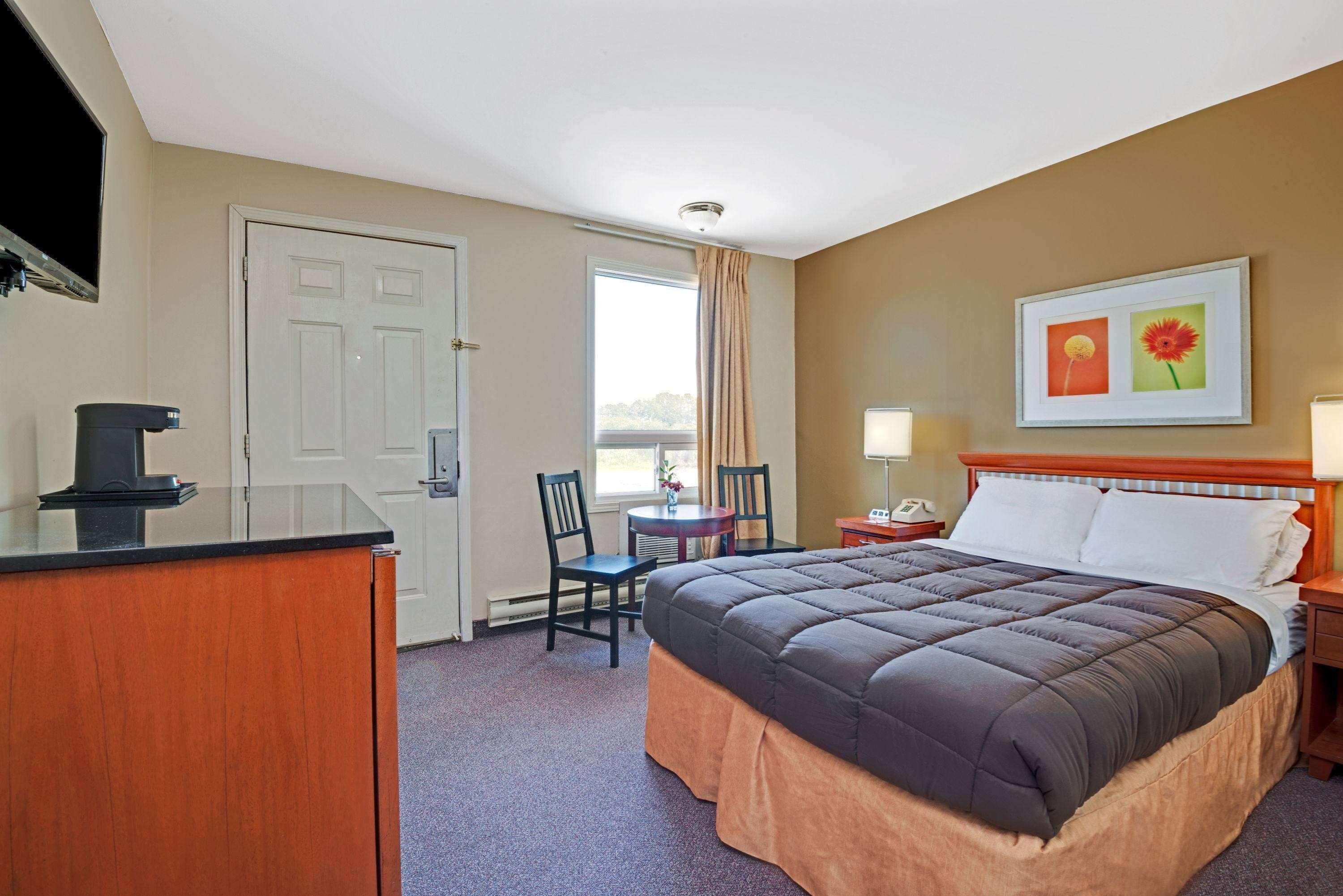 Howard Johnson By Wyndham Lindsay Esterno foto