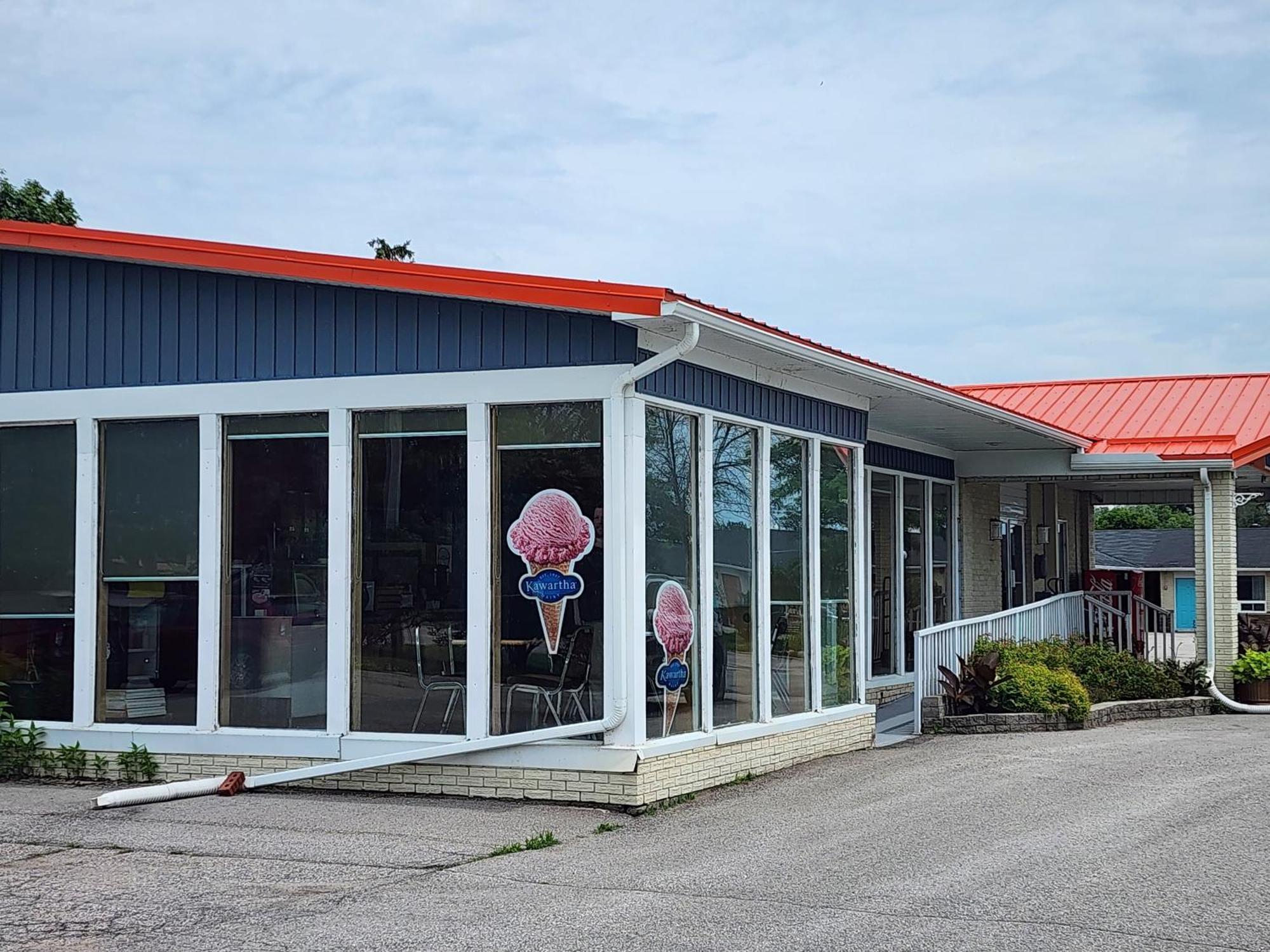 Howard Johnson By Wyndham Lindsay Esterno foto