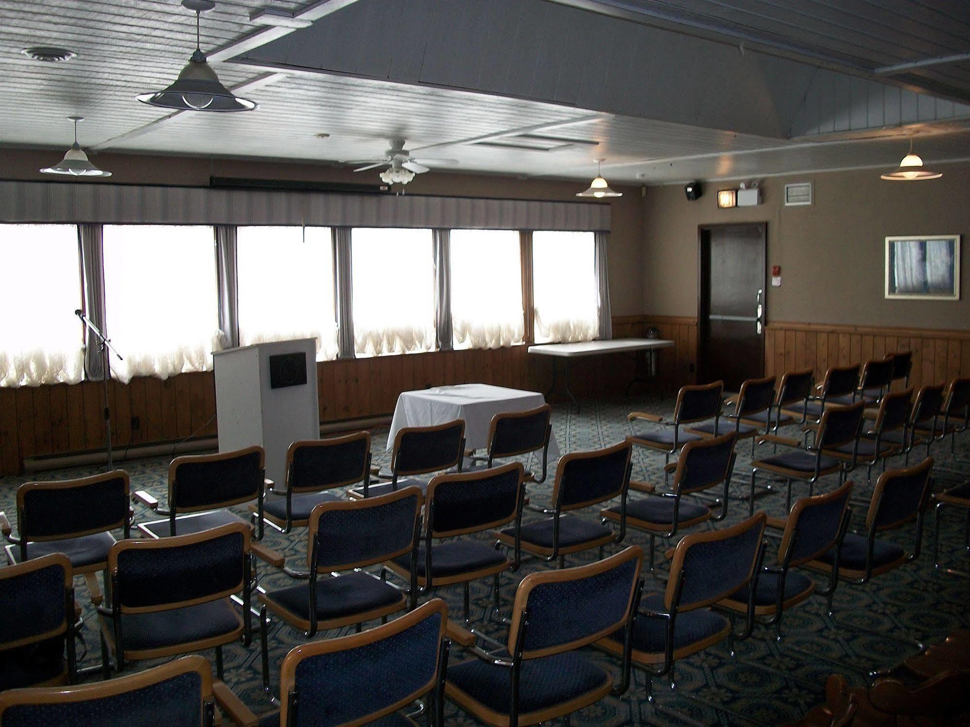 Howard Johnson By Wyndham Lindsay Esterno foto