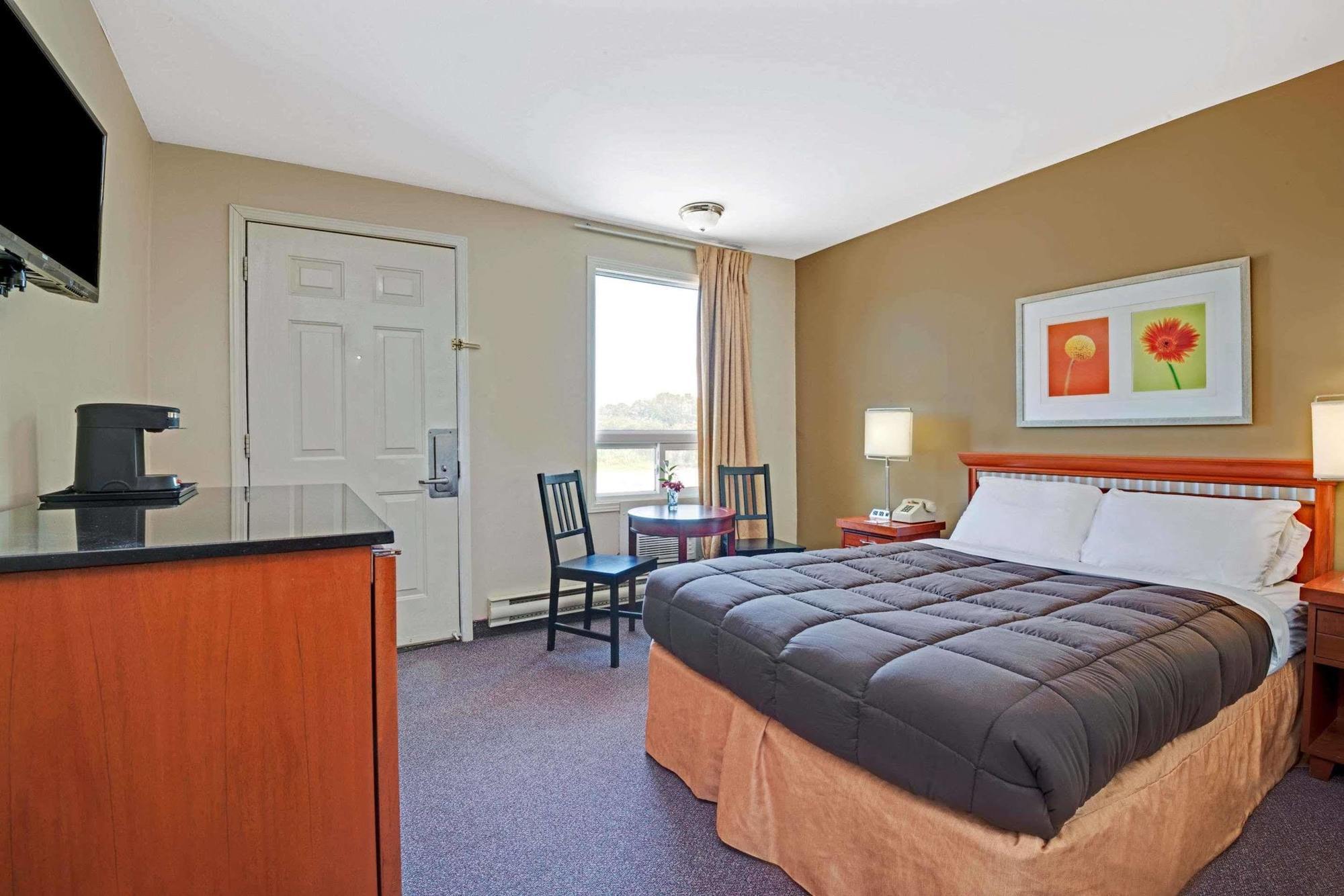 Howard Johnson By Wyndham Lindsay Esterno foto